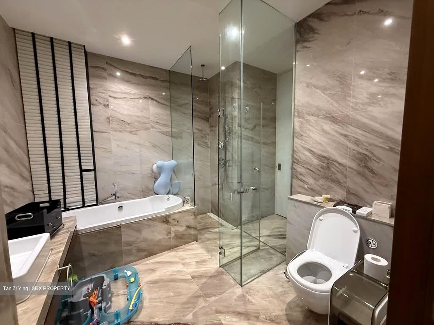 Nouvel 18 (D10), Condominium #527092991